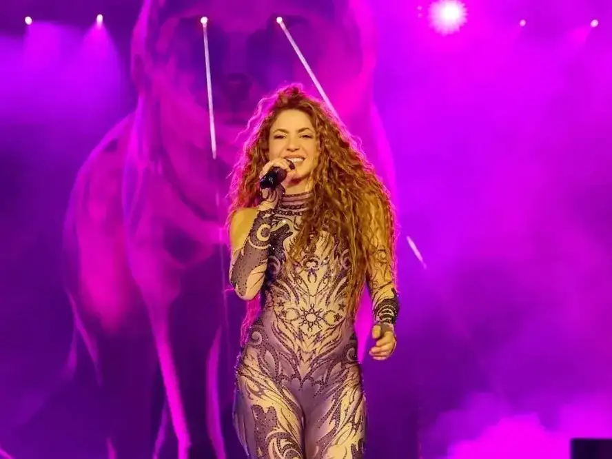 La visita de la artista colombiana se enmarca en su gira "Las mujeres ya no lloran World Tour", que incluirá más de 32 conciertos por toda Latinoamérica.