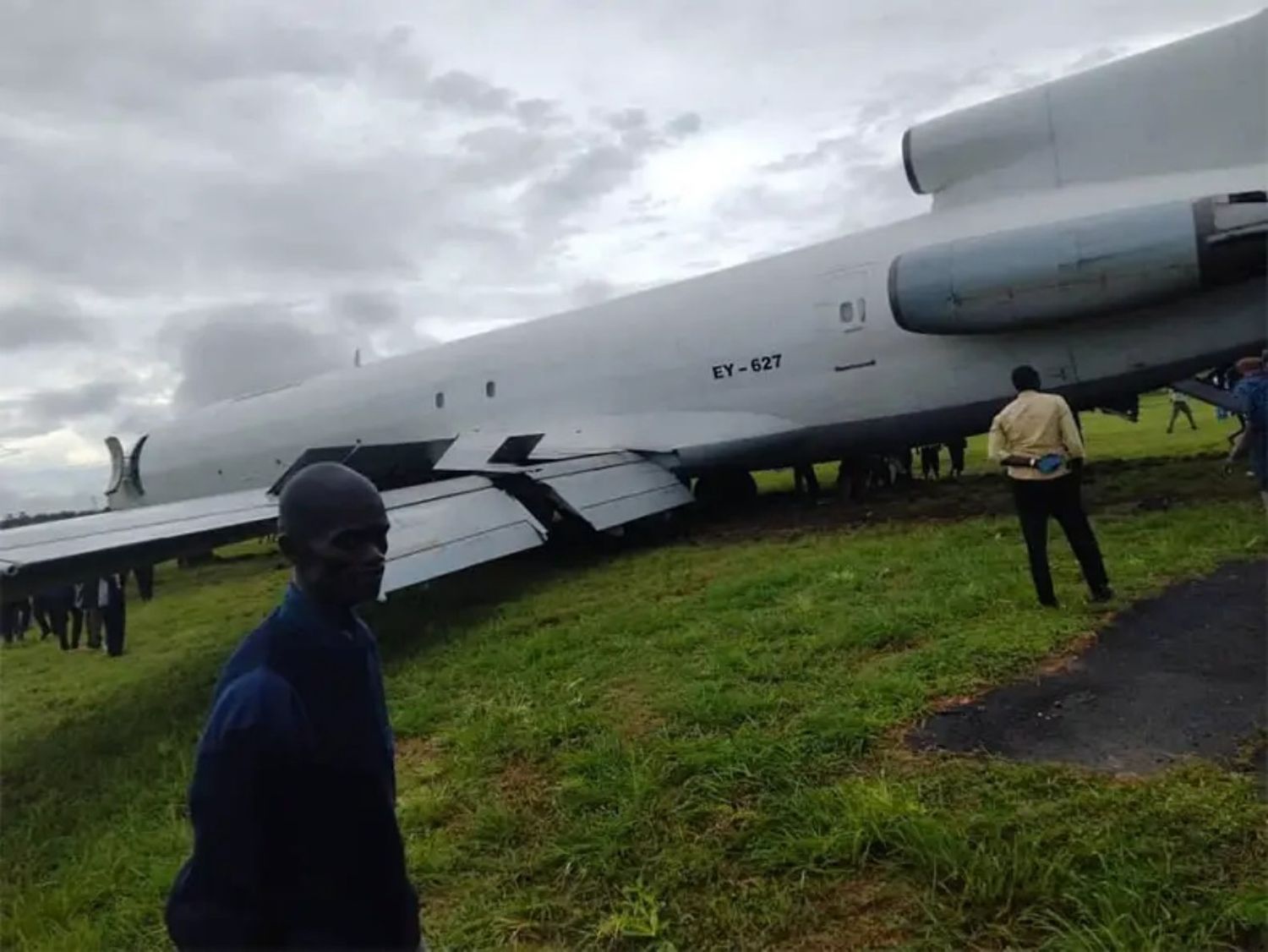 Un Boeing 727 con la inédita cantidad de 300 pasajeros sale de pista en Sudan: esto sabemos