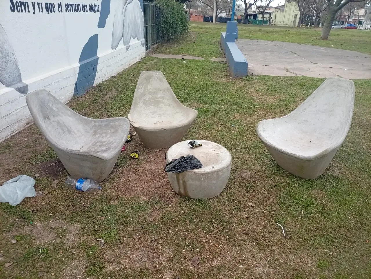 Vandalismo en la plazoleta Ambrosio Parra: un grupo fue filmado provocando destrozos