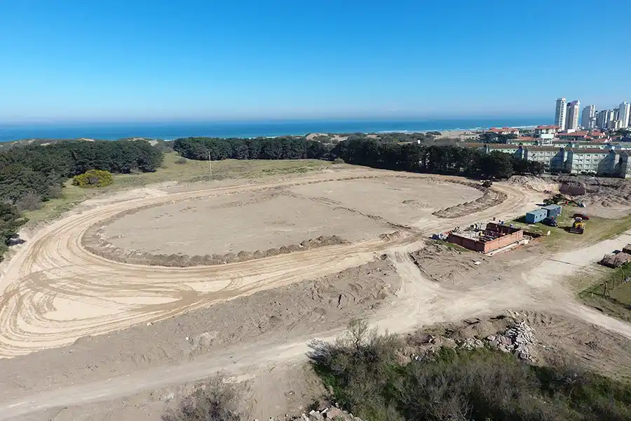 Avanza la construcción de la pista de atletismo en el Polideportivo