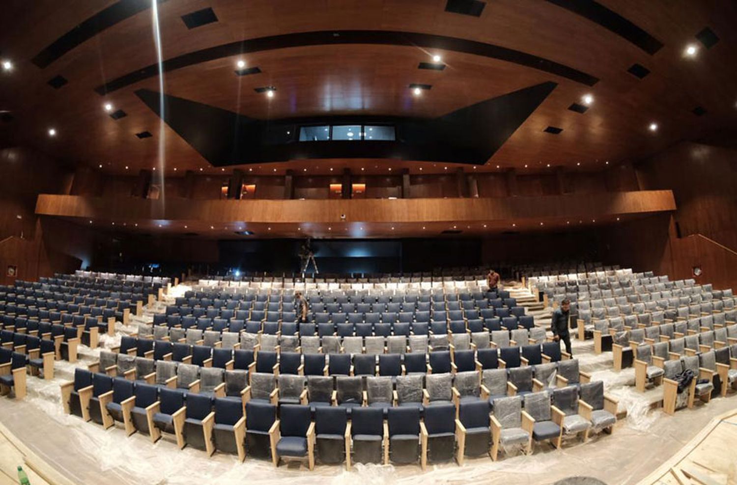 Con la presencia de Mirtha Legrand y Susana Giménez, abre en Mar del Plata el mítico teatro Tronador