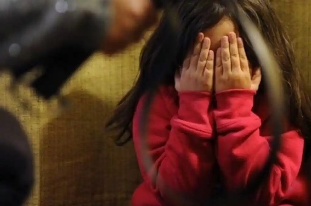 Horror en Punta Alta: detuvieron a una abuela que drogaba y prostituía a sus nietas