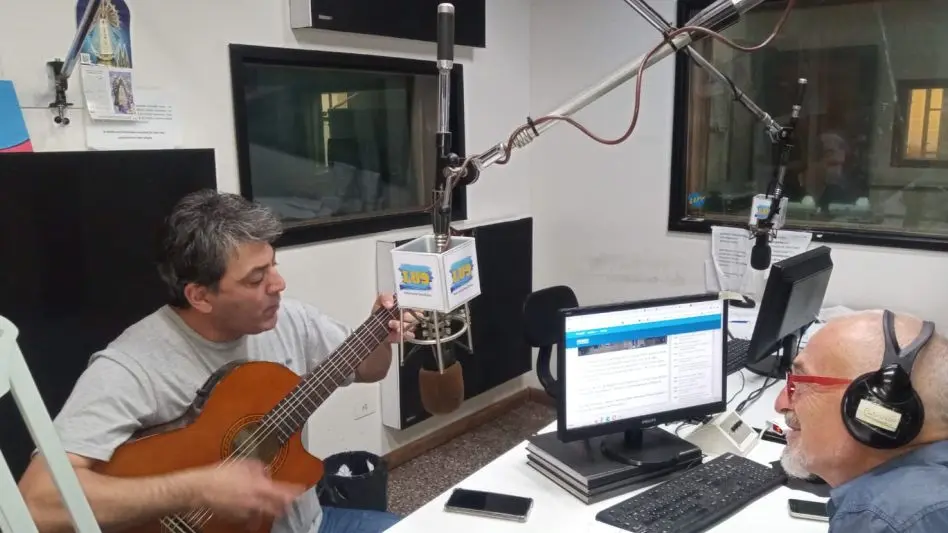 Alejandro Carrara Deslumbra en LU9 Radio Mar del Plata y Anuncia su Regreso al Teatro Colón