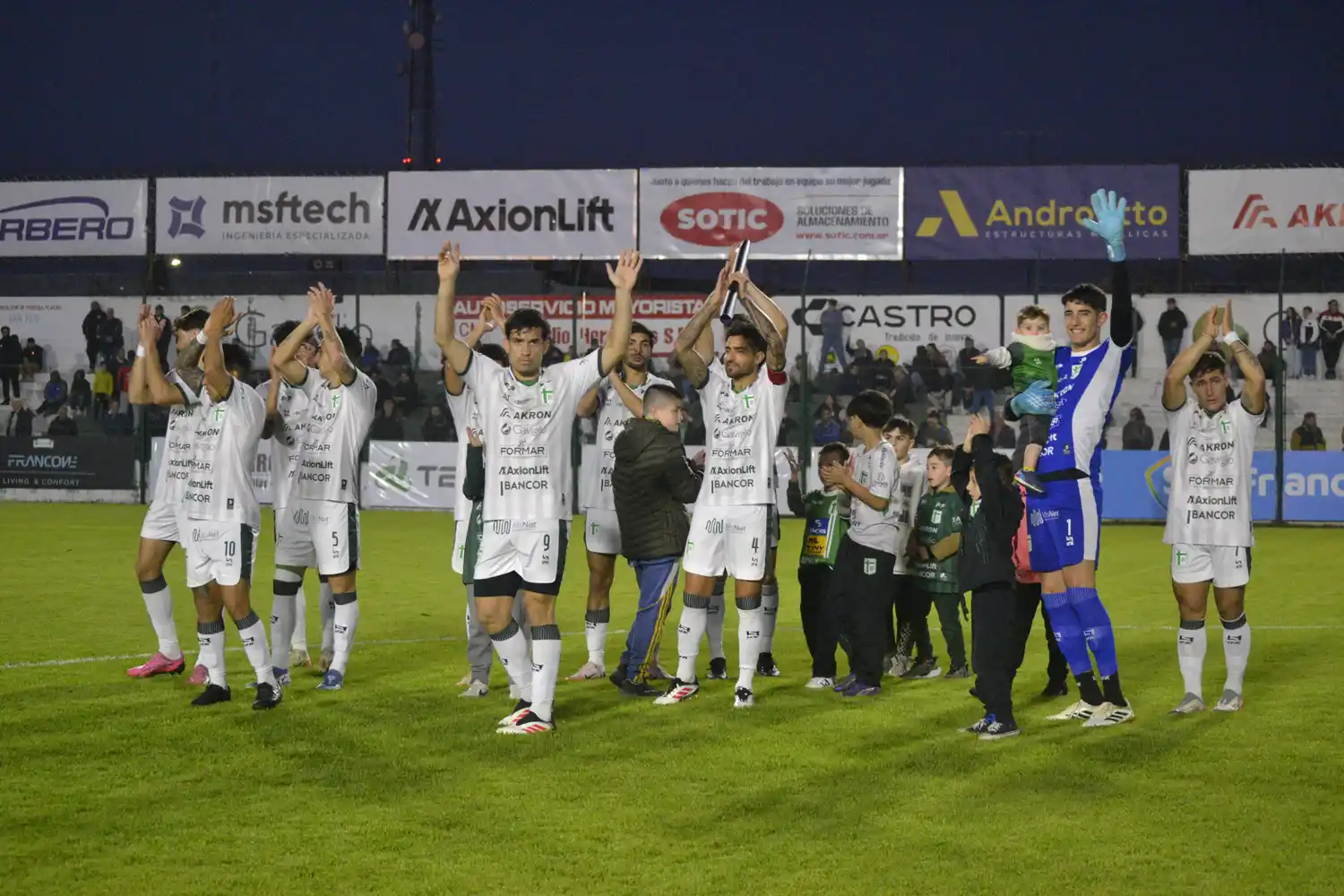 Gran victoria del equipo de Maza.