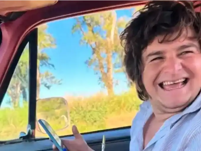 El “Milei chacarero” es de Entre Ríos y sorprende por su parecido: "Hola a todos, yo soy el peón"