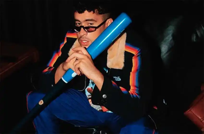 Bad Bunny reapareció después de colapsar durante un show en vivo