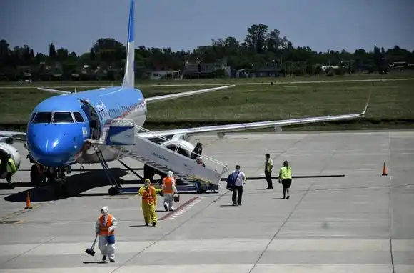 Cuáles son los nuevos destinos disponibles desde el Aeropuerto de Rosario, qué días salen y cuánto cuestan
