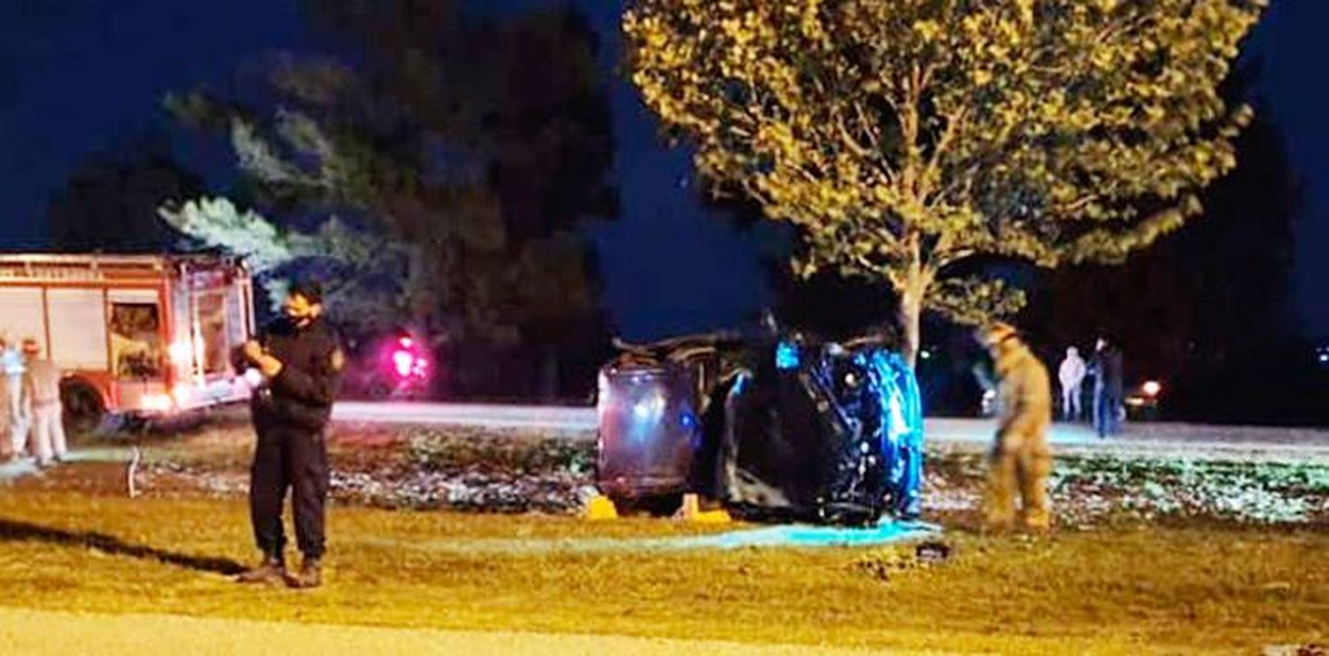 Joven de 22 años falleció luego del vuelco de su auto