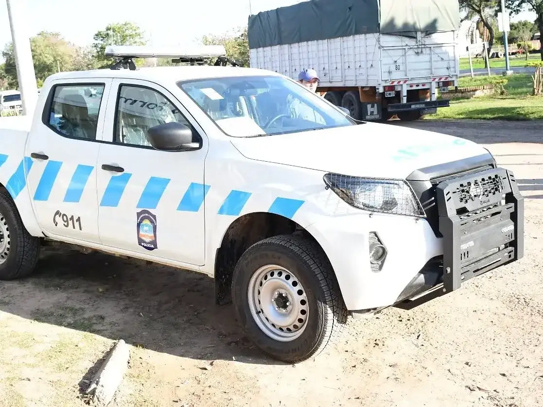 Patrullero de la Policía de Formosa utilizado en el operativo de resguardo en Clorinda, donde los efectivos asistieron a un niño de 3 años para lograr su rápido reencuentro con su madre en la vía pública.