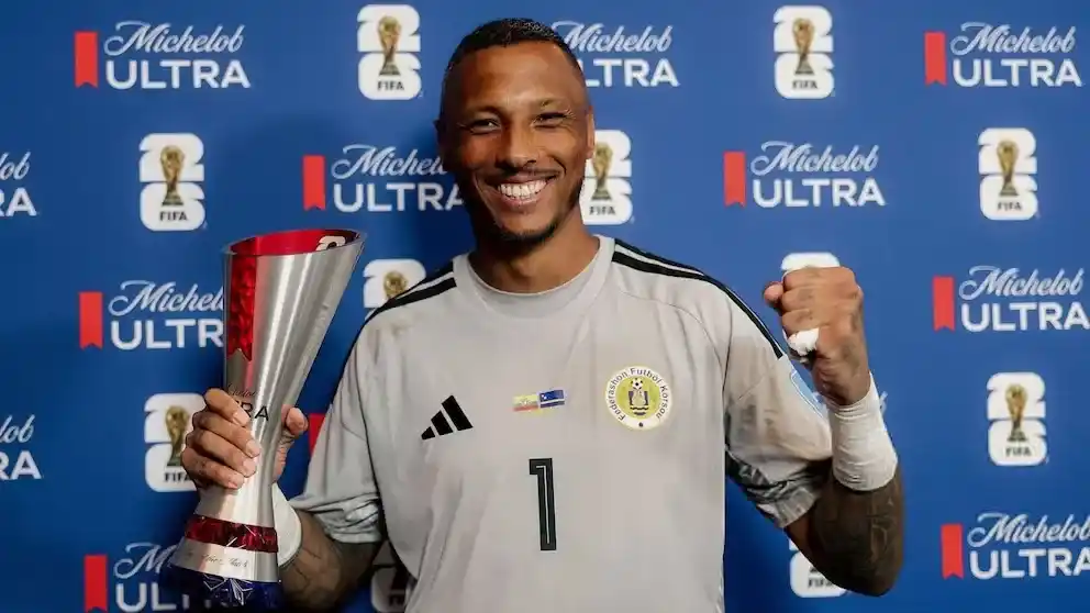 Eloy Room se llevó el premio a mejor jugador por su exhibición ante Ecuador (Crédito: FIFA)