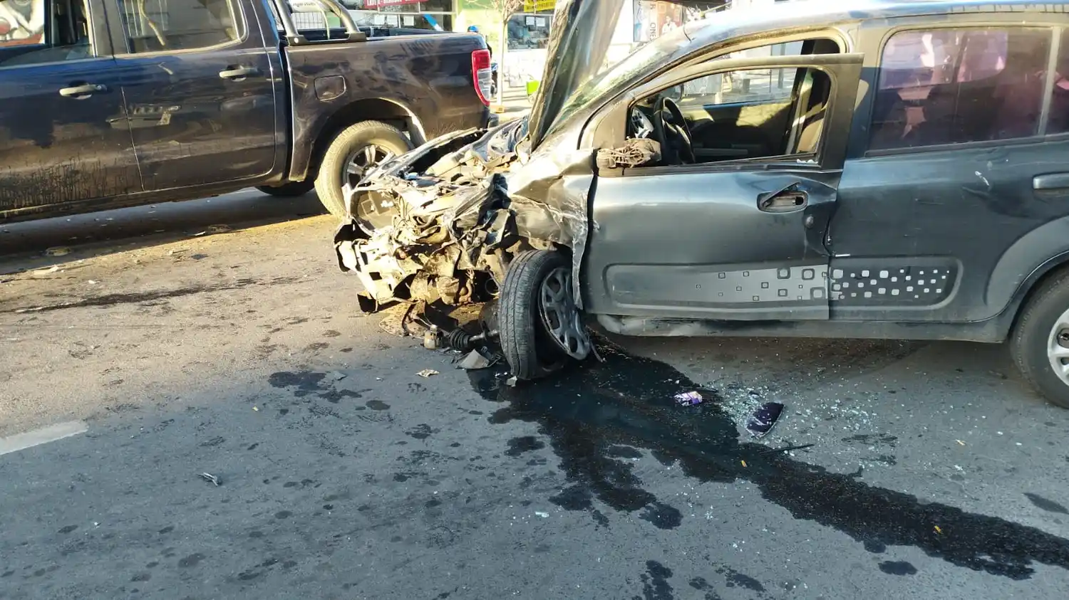 Tres autos involucrados en un accidente en España y 9 de Julio