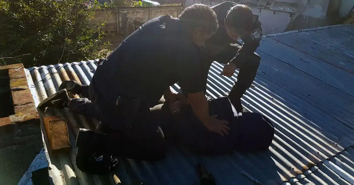 Detuvieron a dos hombres por robarle a una pareja