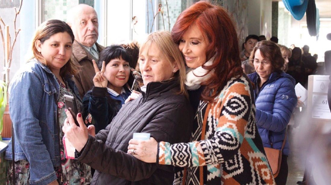 Cristina votó en Río Gallegos: "es un día feliz para la democracia"
