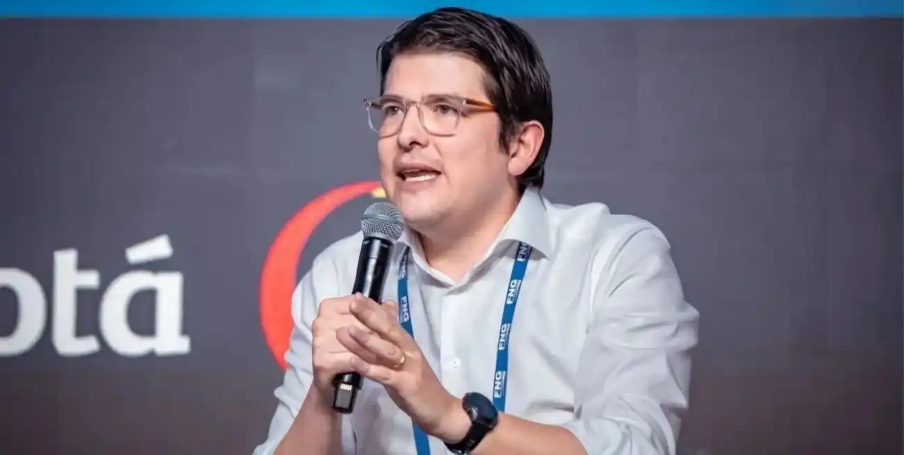 El equipo del colombiano Uribe denunció que pidió nueve veces más custodia antes del atentado