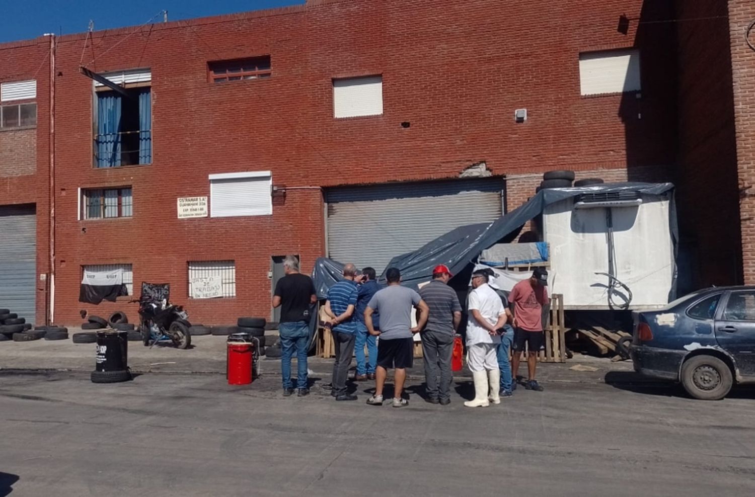 Conflicto Ostramar: los trabajadores fueron denunciados penalmente por la empresa