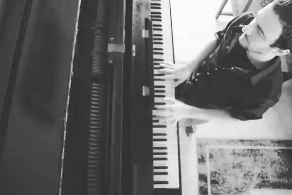 Santi Gonella se presenta esta noche en la ciudad 