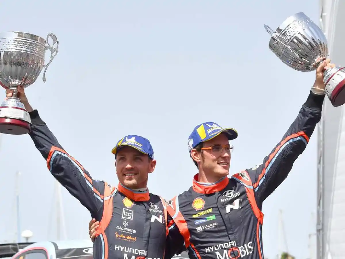 Neuville se quedó con el Rally de Cerdeña