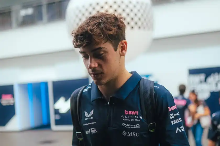 Colapinto no pudo salir de la 19ª posición en las primeras prácticas libres de Singapur