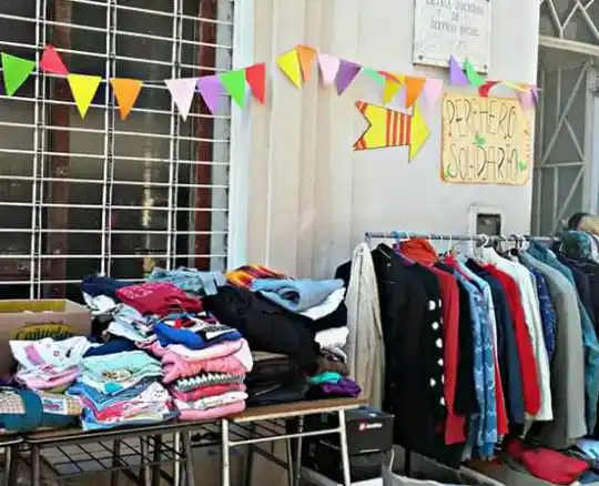 Zapatillas, camperazo y Teatro: se multiplican las movidas solidarias