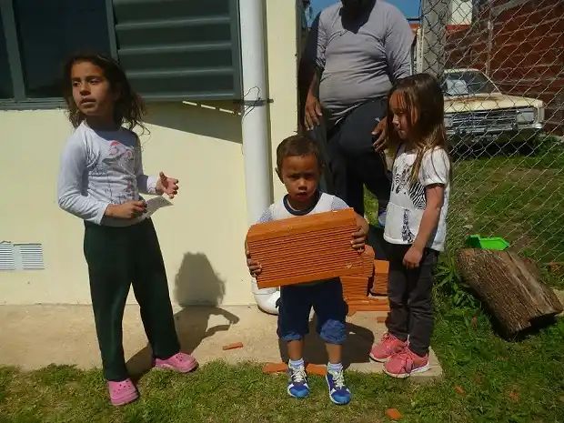 Con una “Huevada” acopian materiales para el cuartel de Bomberos de Pueblo Belgrano 