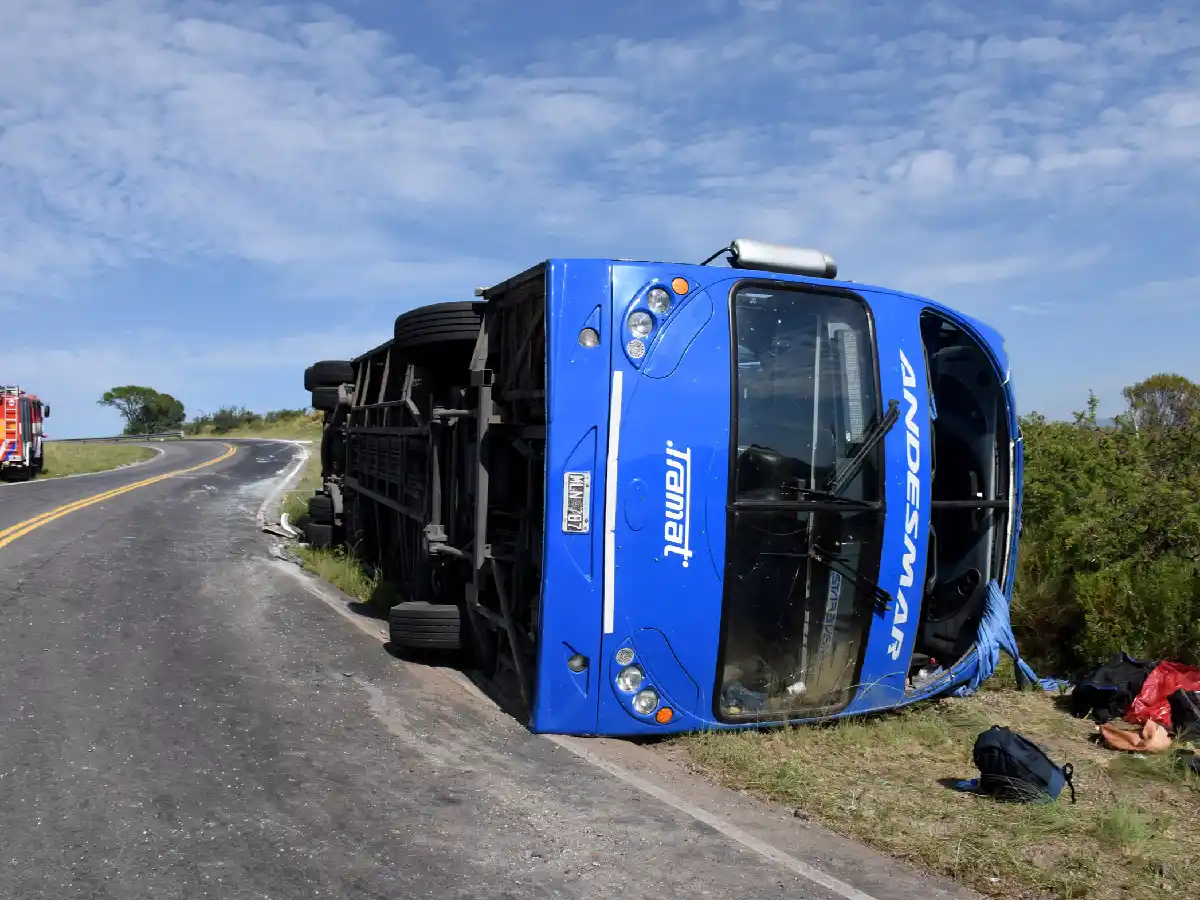 Imputaron al chofer del micro que volcó en Altas Cumbres
