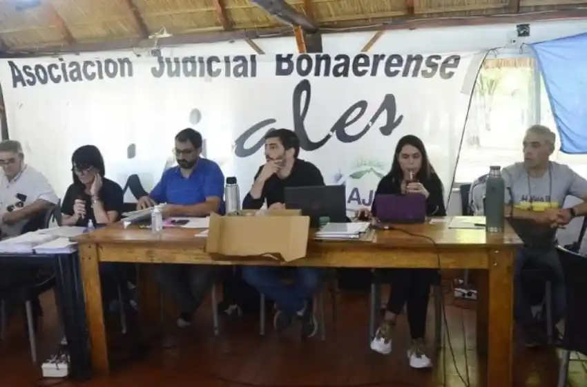 Paritarias: tras acordar con estatales, Provincia recibe a judiciales