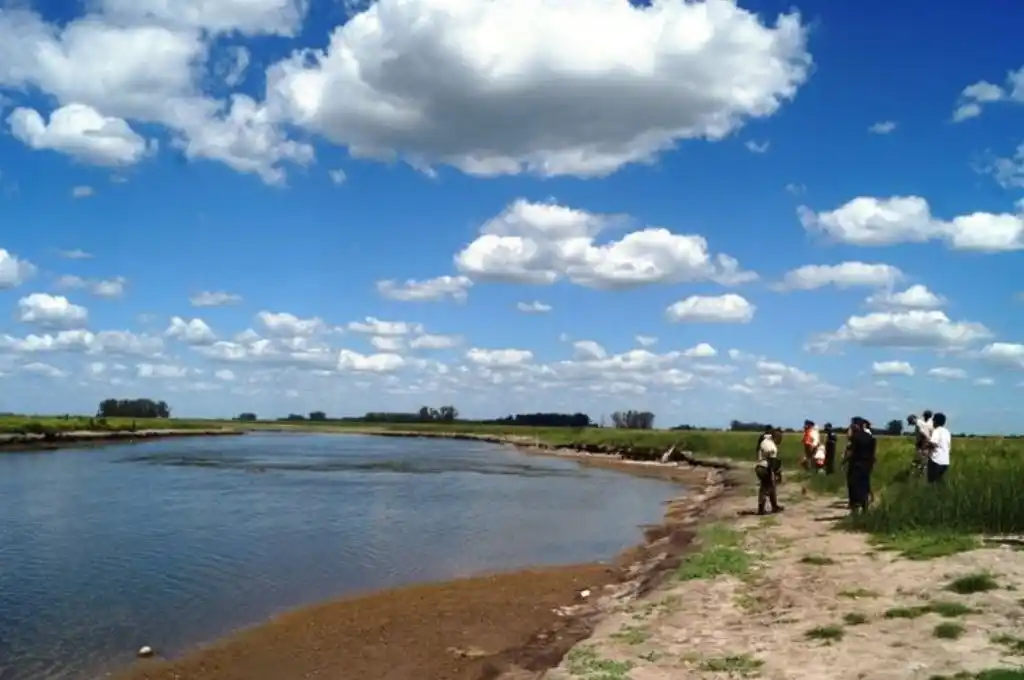 Buzos Tácticos encuentran un cuerpo en el Salado: sería el joven desaparecido ayer
