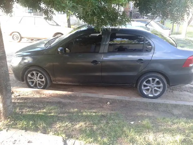 Continúan buscando un auto robado en pleno centro de la ciudad 