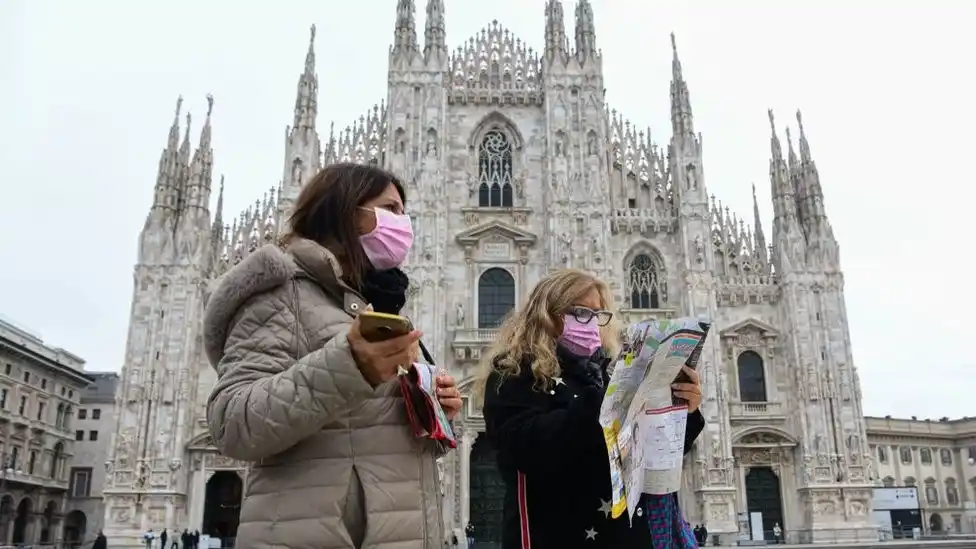 Italia, nuevamente ante un torrente de contagios por coronavirus y otro récord