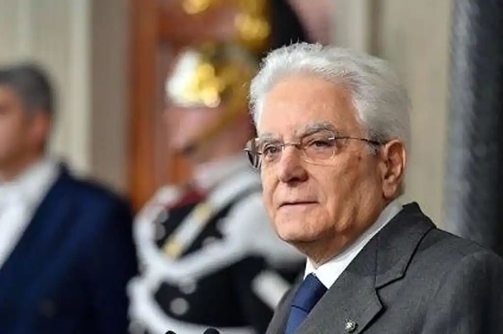 El presidente italiano convocó a Mario Draghi para formar un gobierno técnico