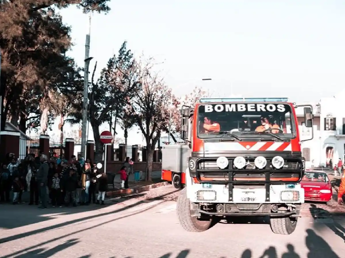 La gente ayudó a los bomberos de Río Cuarto a pagar $80 mil de luz