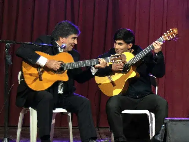 El sonido de un vínculo eterno: los Mena celebran el Día del Padre