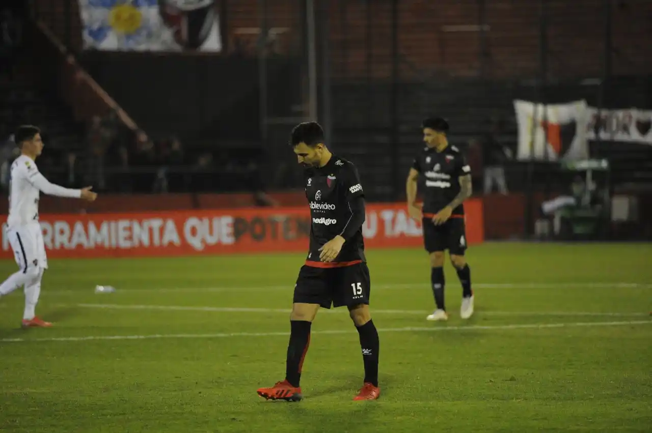 Colón perdió con Patronato y se despidió de la Copa Argentina
