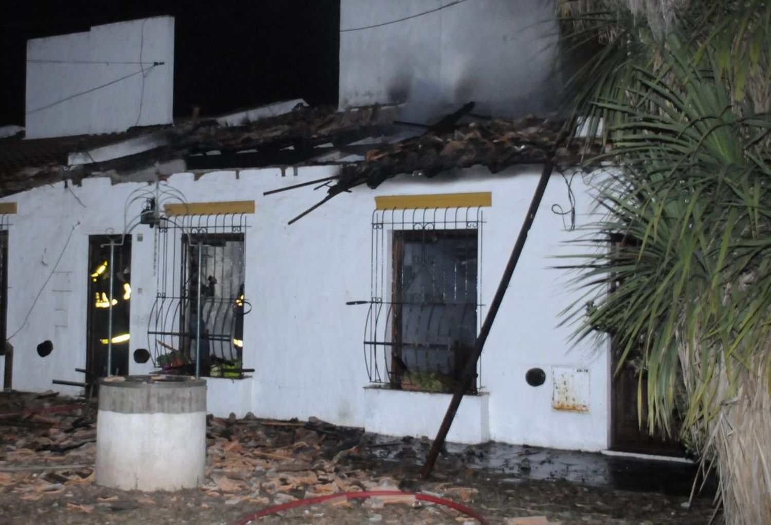 Continúa grave el joven quemado en la explosión ocurrida en calle Belgrano al 800