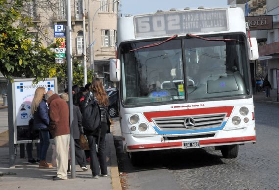 La UTA levantó el paro y se restableció el servicio de micros