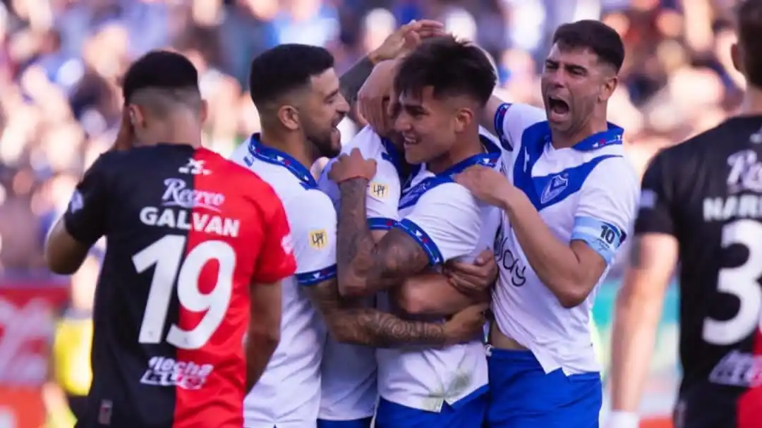 Vélez mostró carácter para quedarse en Primera