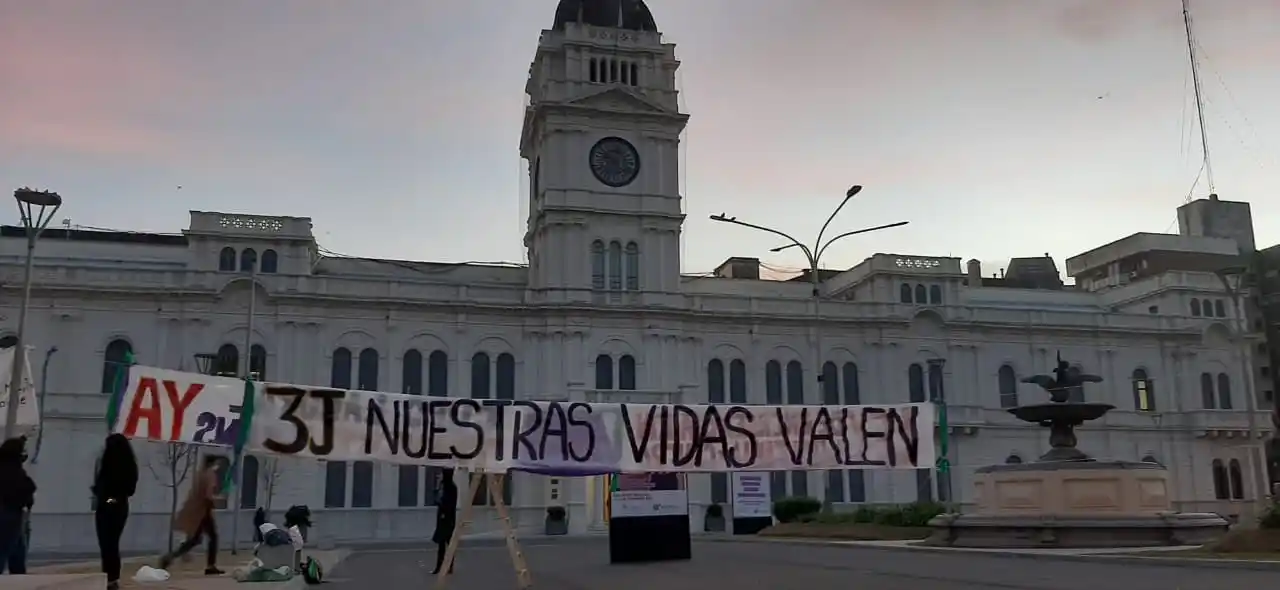 Se realizó una intervención artística al cumplirse seis años del “Ni Una menos”