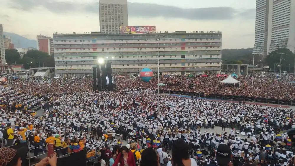 EL SISTEMA celebra sus 50 años con 4 mil niños y niñas en CONCIERTO GRATUITO (+ Video)