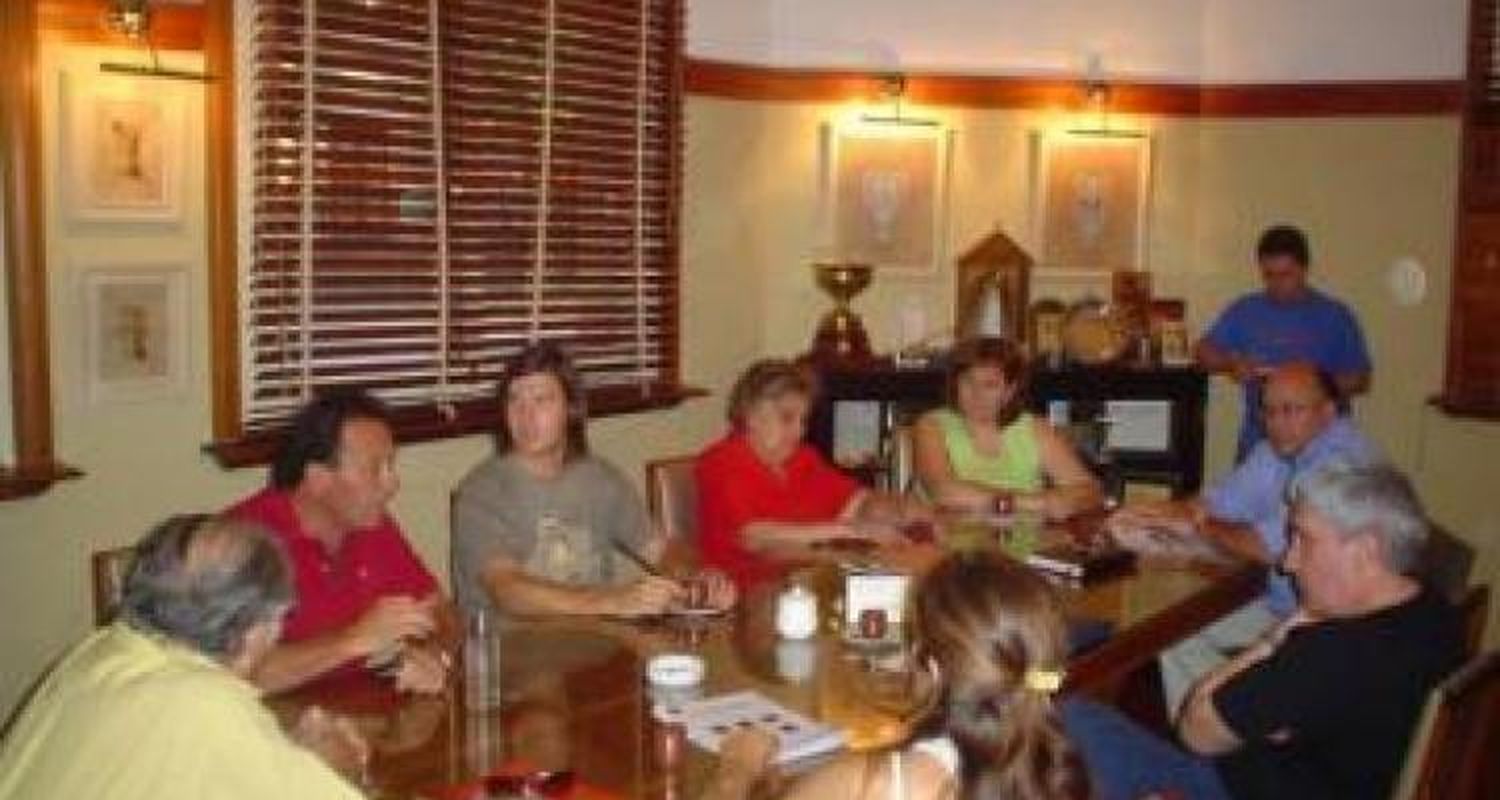 Primeros pasos hacia la creación de una cámara de hoteleros