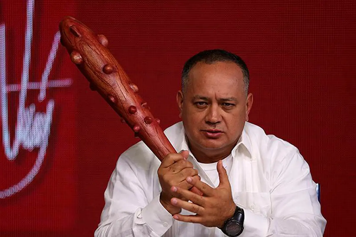 Foco de COVID-19 en su equipo obliga a Diosdado Cabello suspender su programa de Tv