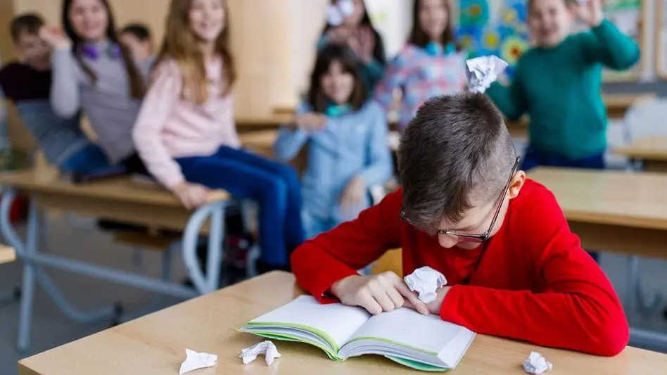 Acoso escolar: "3 de 4 habitantes han experimentado discriminación en su vida"
