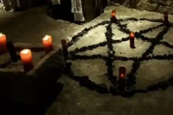 Ritual satánico en Córdoba: buscan los cuerpos de dos hermanas asesinadas por sus propios hijos