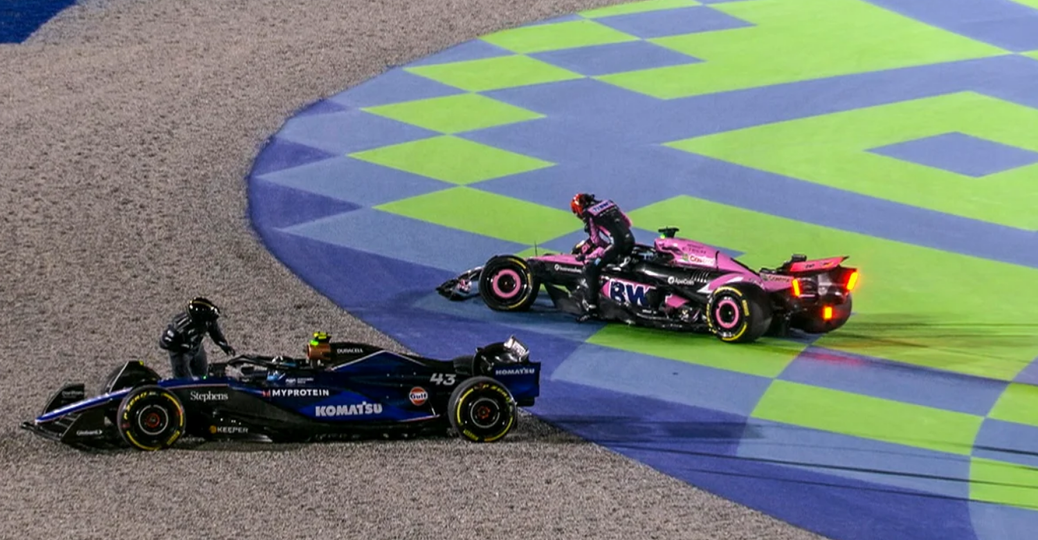Colapinto chocó en la primera curva del Gran Premio de Qatar y se terminó su participación en la carrera