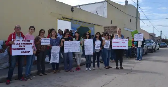 El intento de cierre de los profesorados
de Leloir ocupó el centro de la agenda 