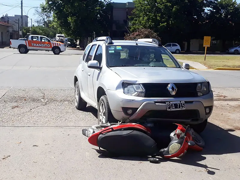 Un motociclista hospitalizado