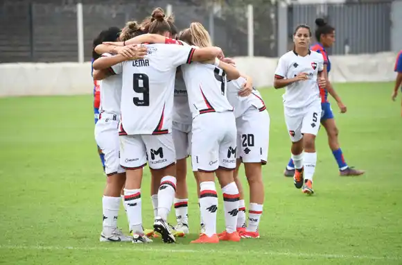 El plantel femenino de Newell's emitió un comunicado para denunciar el atraso en el pago de salarios y premios