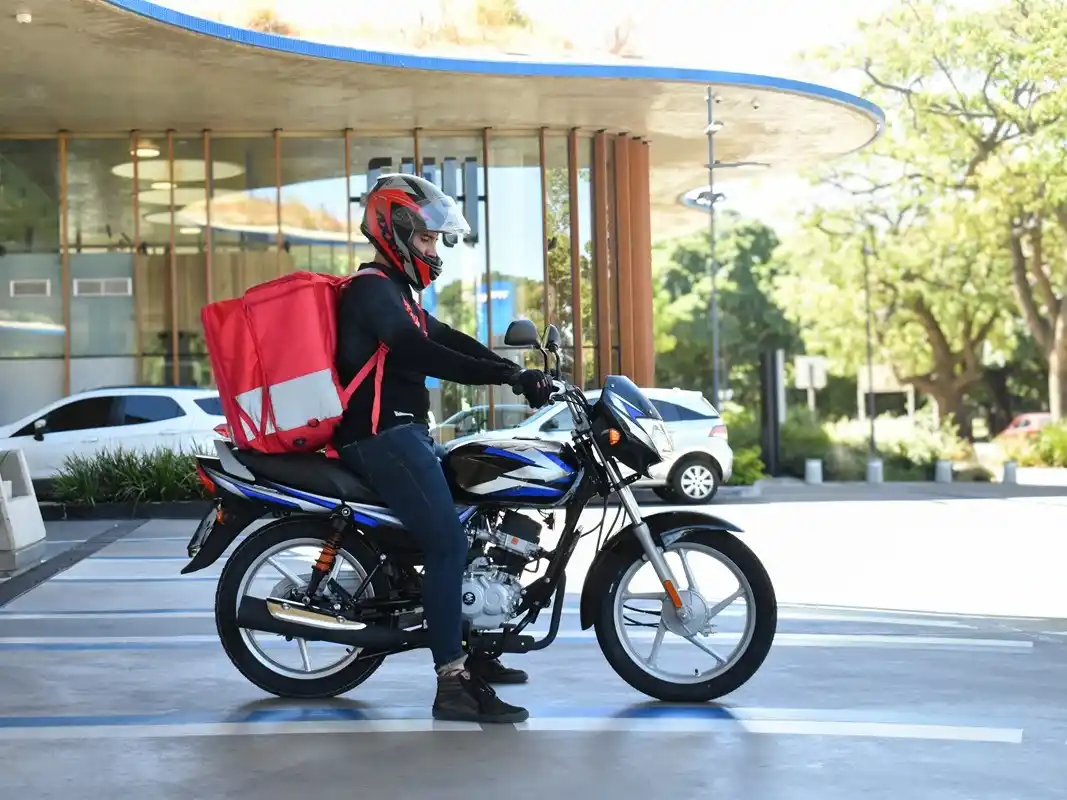 Una moto de baja cilindrada que se vuelve muy prácticas para transitar por la ciudad.