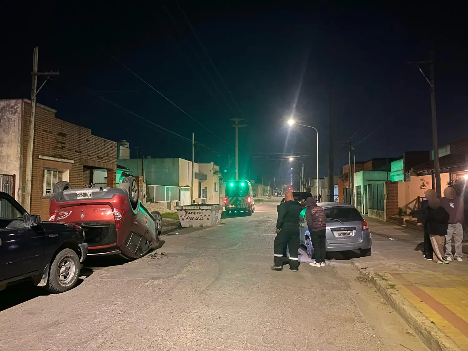 Accidente de tránsito en Tandil: ocurrió en Ameghino entre Santa Fe y Ugarte. Una mujer y un menor de edad fueron hospitalizados.