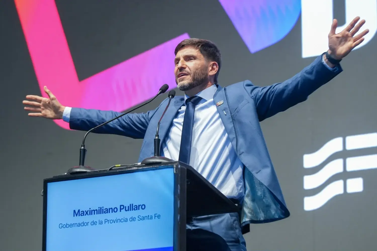 Maximiliano Pullaro encabezó la mayor subasta de bienes incautados al delito en Santa Fe