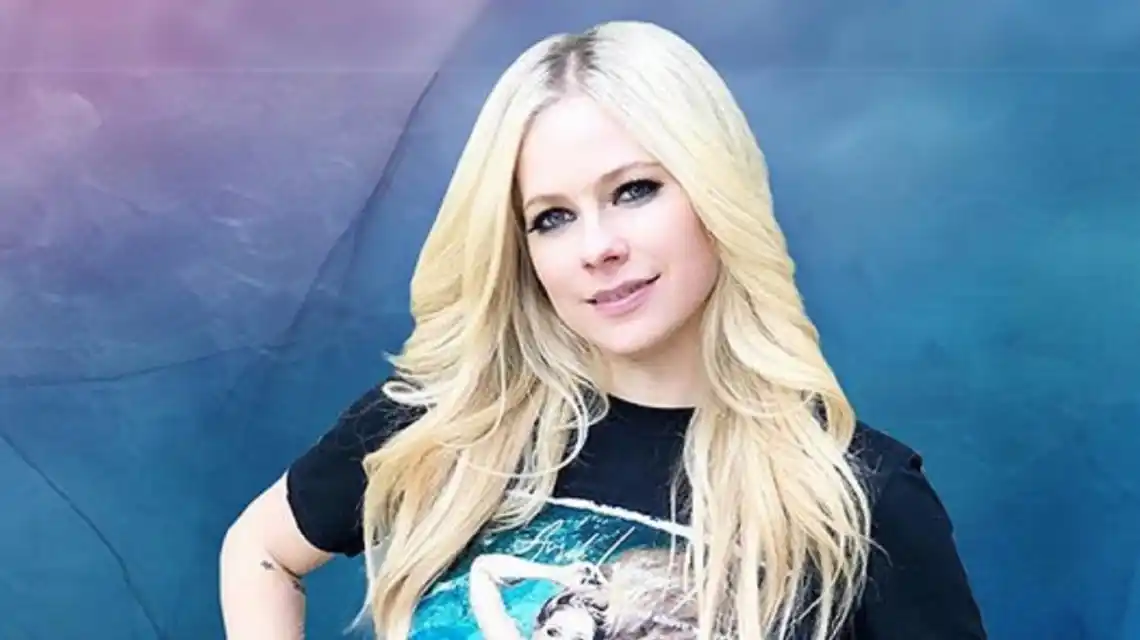 Después de cinco años, Avril Lavigne volvió a la música